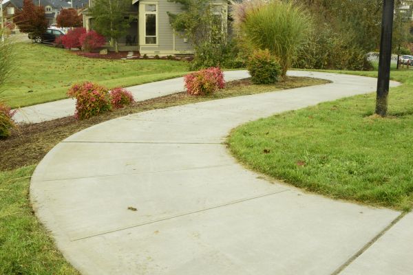 Concrete Sidewalk Replacement in Irvine