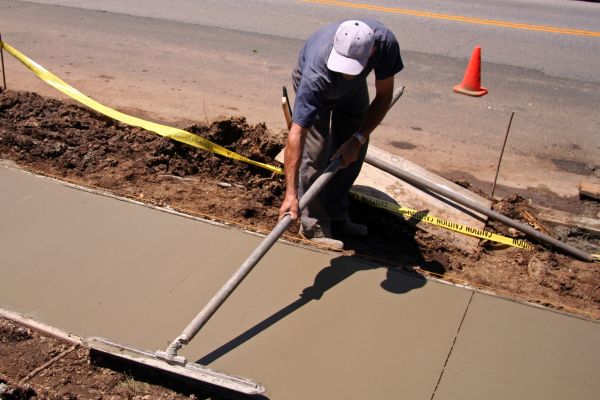 Sidewalk Building in Irvine